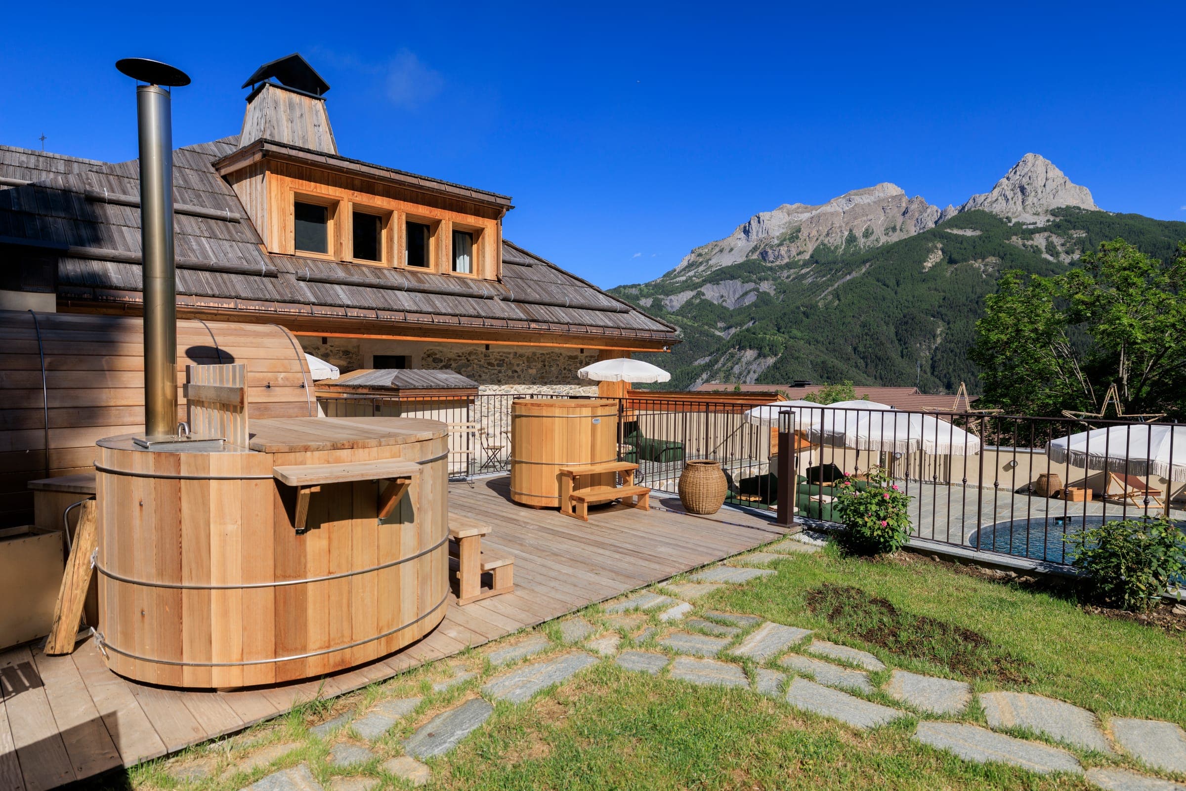 Il bagno nordico e la sauna, di fronte alle vette